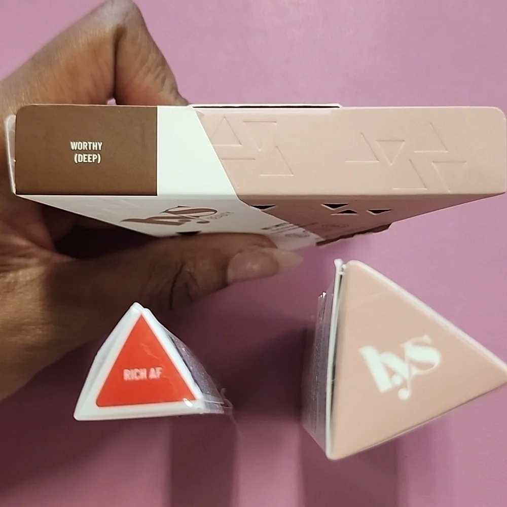 NWT L.YS Beauty No Limits Makeup Set, 3 Piece Set